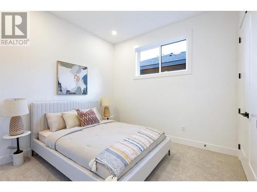 893 Loseth Drive, Kelowna, BC - Indoor Photo Showing Bedroom