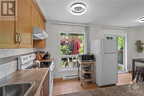 289 Pickford Drive, Ottawa, ON - Indoor Photo Showing Kitchen