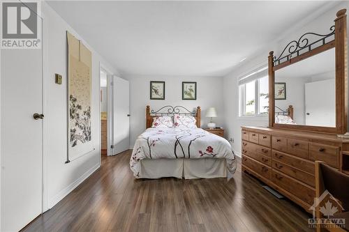 289 Pickford Drive, Ottawa, ON - Indoor Photo Showing Bedroom