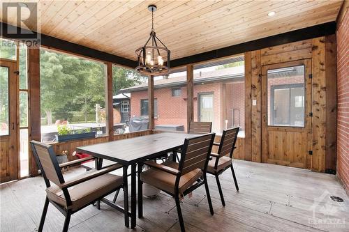 1102 Manotick Station Road, Ottawa, ON - Indoor Photo Showing Dining Room