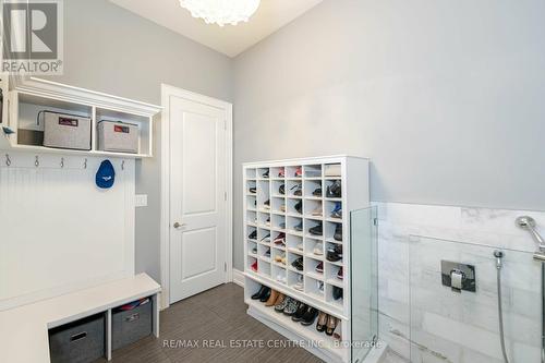 1040 Kent Avenue, Oakville, ON - Indoor