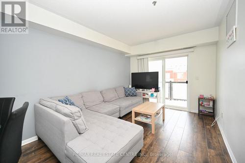 301 - 70 Baycliffe Crescent, Brampton, ON - Indoor Photo Showing Living Room