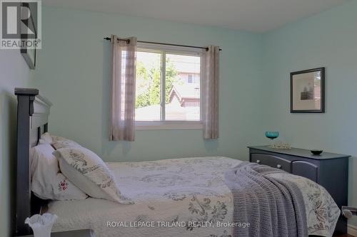 366 White Sands Drive, London, ON - Indoor Photo Showing Bedroom