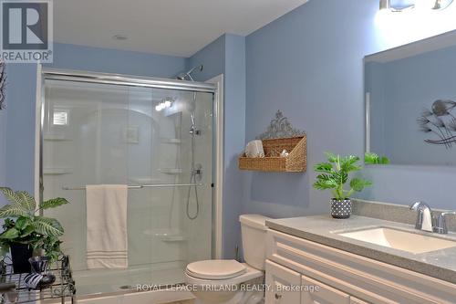 366 White Sands Drive, London, ON - Indoor Photo Showing Bathroom