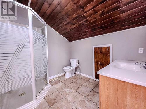 6017 Cedar Creek Road, Likely, BC - Indoor Photo Showing Bathroom