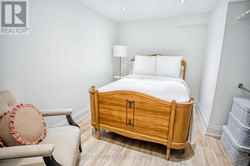 7 Shirley Street, Toronto, ON - Indoor Photo Showing Bedroom