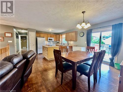 150 16Th Avenue Crescent, Hanover, ON - Indoor Photo Showing Dining Room