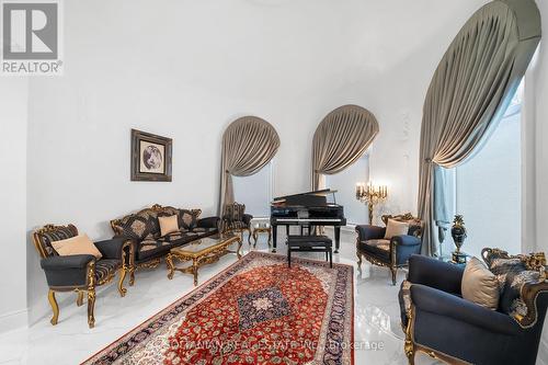 15 Berkindale Drive, Toronto, ON - Indoor Photo Showing Living Room