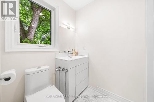 15 Berkindale Drive, Toronto, ON - Indoor Photo Showing Bathroom