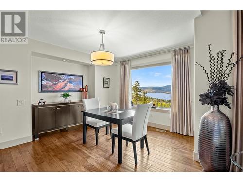 696 Kuipers Crescent Unit# 8, Kelowna, BC - Indoor Photo Showing Dining Room