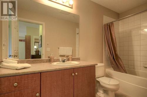 1875 Country Club Drive Unit# 1305, Kelowna, BC - Indoor Photo Showing Bathroom