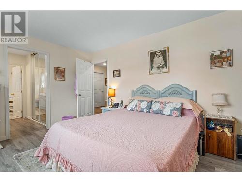 1874 Parkview Crescent Unit# 23, Kelowna, BC - Indoor Photo Showing Bedroom