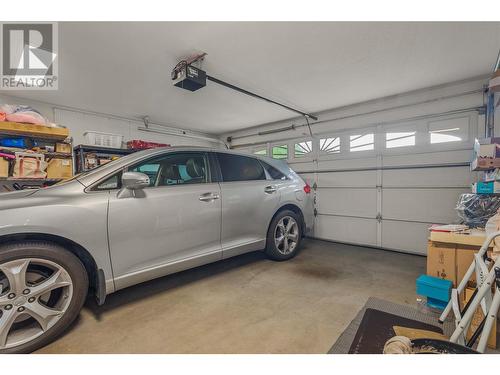 1874 Parkview Crescent Unit# 23, Kelowna, BC - Indoor Photo Showing Garage