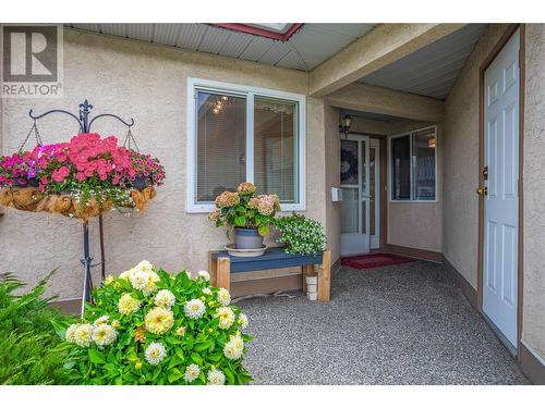 1874 Parkview Crescent Unit# 23, Kelowna, BC - Outdoor With Deck Patio Veranda