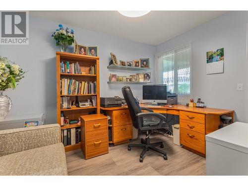 1874 Parkview Crescent Unit# 23, Kelowna, BC - Indoor Photo Showing Office