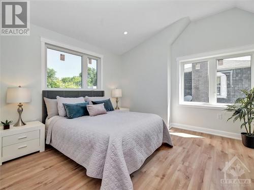 1326 Woodward Avenue, Ottawa, ON - Indoor Photo Showing Bedroom