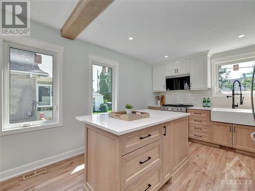 1326 Woodward Avenue, Ottawa, ON - Indoor Photo Showing Kitchen