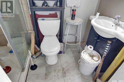 2102 Osler Street, Regina, SK - Indoor Photo Showing Bathroom