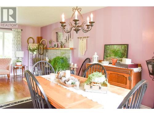 4438 Queensway Drive, Terrace, BC - Indoor Photo Showing Dining Room