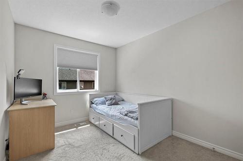 404 Dicenzo Drive, Hamilton, ON - Indoor Photo Showing Bedroom