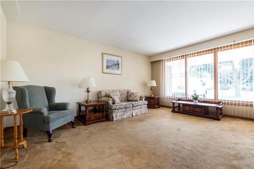 230 Rosepark Crescent, Hamilton, ON - Indoor Photo Showing Living Room