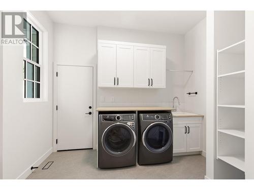 8825 Westside Road, Vernon, BC - Indoor Photo Showing Laundry Room