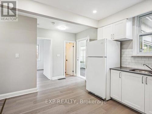 73 East 22Nd Street, Hamilton, ON - Indoor Photo Showing Kitchen