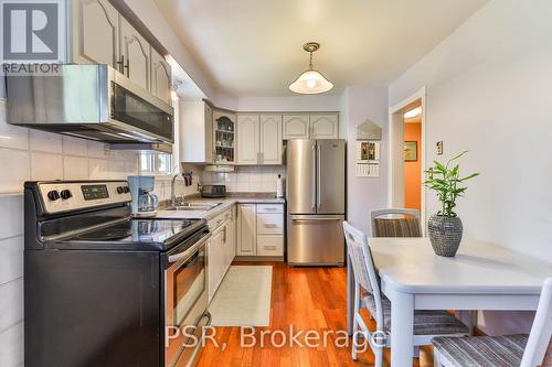 16 Colmar Place, Hamilton, ON - Indoor Photo Showing Kitchen With Double Sink