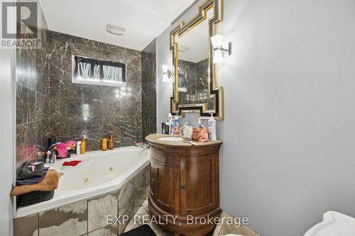 515 Grantham Avenue, St. Catharines, ON - Indoor Photo Showing Bathroom
