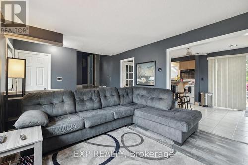 515 Grantham Avenue, St. Catharines, ON - Indoor Photo Showing Living Room