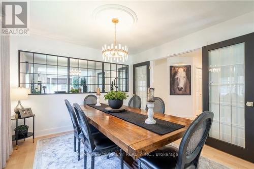 315 Cavendish Drive, Hamilton, ON - Indoor Photo Showing Dining Room