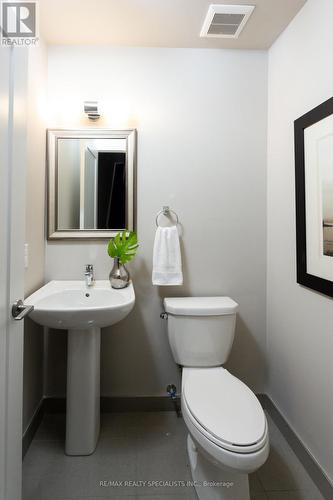 107 - 1180 Cawthra Road, Mississauga, ON - Indoor Photo Showing Bathroom