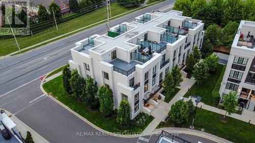 107 - 1180 Cawthra Road, Mississauga, ON - Outdoor