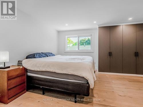 622 Braemore Road, Burlington, ON - Indoor Photo Showing Bedroom