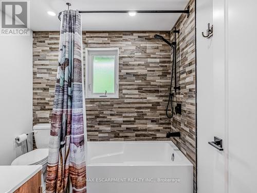 622 Braemore Road, Burlington, ON - Indoor Photo Showing Bathroom