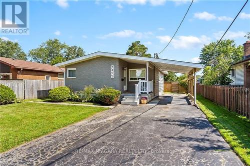 7422 Dorchester Road, Niagara Falls, ON - Outdoor