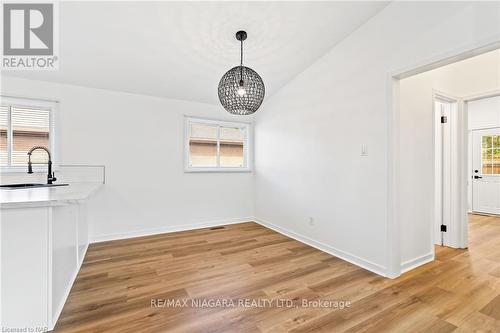 7422 Dorchester Road, Niagara Falls, ON - Indoor Photo Showing Other Room