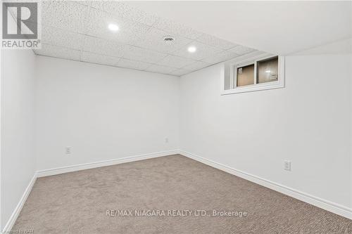 7422 Dorchester Road, Niagara Falls, ON - Indoor Photo Showing Other Room