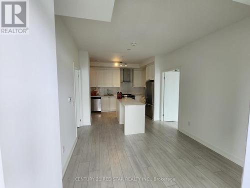 601 - 55 Duke Street W, Kitchener, ON - Indoor Photo Showing Kitchen