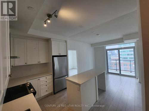 601 - 55 Duke Street W, Kitchener, ON - Indoor Photo Showing Kitchen