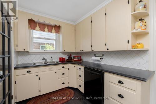 9 Gregory Street, Brampton, ON - Indoor Photo Showing Kitchen With Double Sink