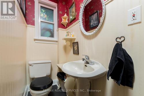 9 Gregory Street, Brampton, ON - Indoor Photo Showing Bathroom