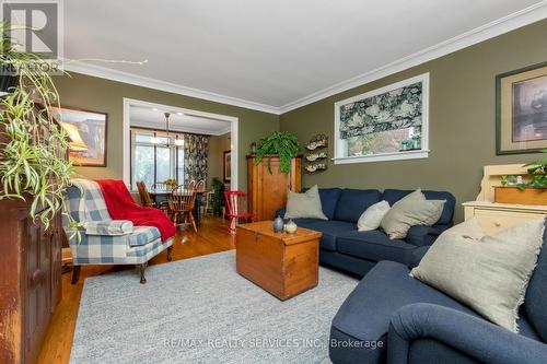 9 Gregory Street, Brampton, ON - Indoor Photo Showing Living Room