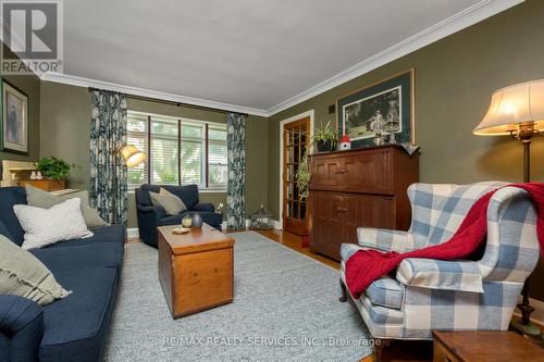 9 Gregory Street, Brampton, ON - Indoor Photo Showing Living Room