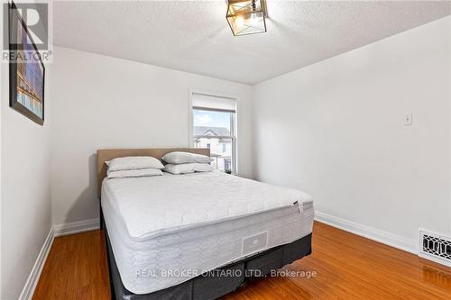 5317 Third Avenue, Niagara Falls, ON - Indoor Photo Showing Bedroom