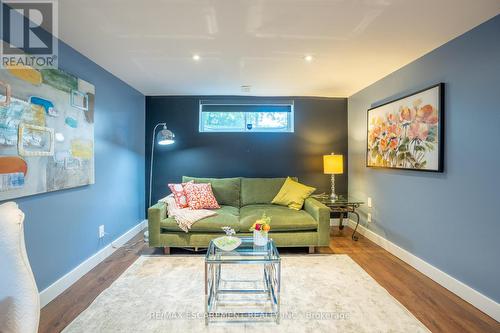 266 Alma Lane, Hamilton, ON - Indoor Photo Showing Living Room