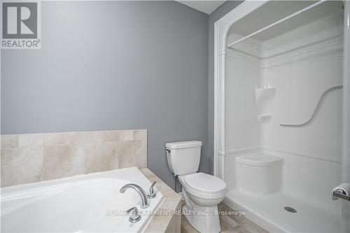 109 Celestial Crescent, Hamilton, ON - Indoor Photo Showing Bathroom