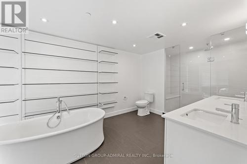 514 - 7608 Yonge Street, Vaughan, ON - Indoor Photo Showing Bathroom