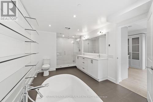 514 - 7608 Yonge Street, Vaughan, ON - Indoor Photo Showing Bathroom