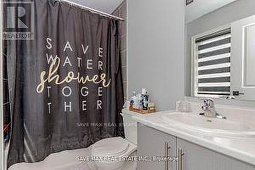 811 Green Street, Innisfil, ON - Indoor Photo Showing Bathroom